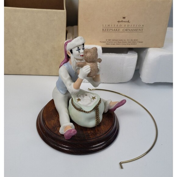 Hallmark Keepsake 1987 Christmas Time Mime Hand Paint Limited Edition Ornaments - Picture 6 of 16